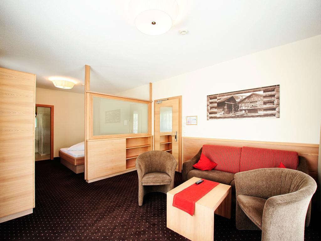 Hotel Roeck Garni Fiss Kültér fotó