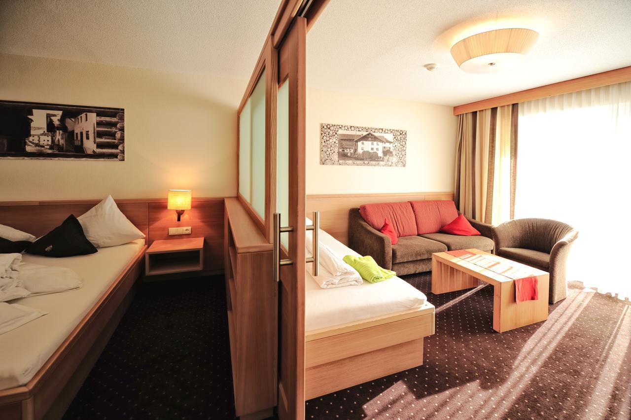 Hotel Roeck Garni Fiss Kültér fotó
